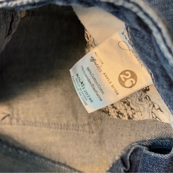 Kenzie Jeans Effortless Ankle  embroidered ankle biter size 26 - Picture 3 of 4